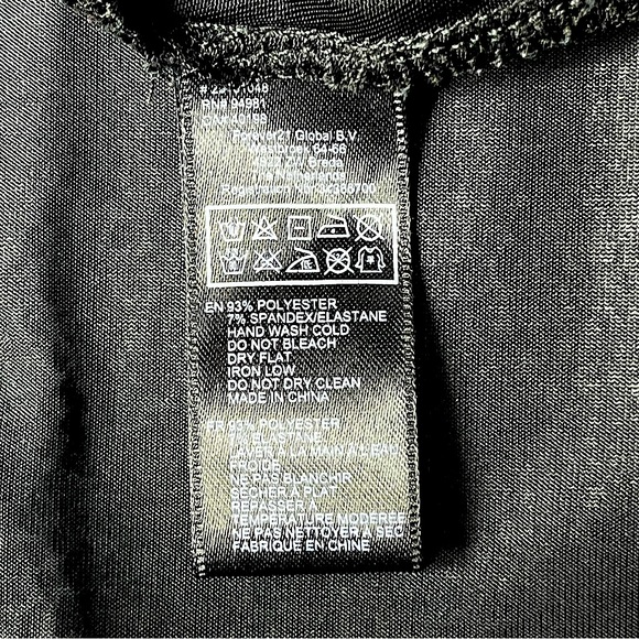 2/$10 | Forever 21 | Black Shiny Snakeskin | High Low Skirt | Size Small - Picture 8 of 8